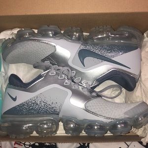 Grey vapor max